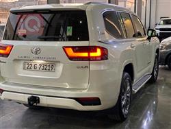 تۆیۆتا لاند کروزەر